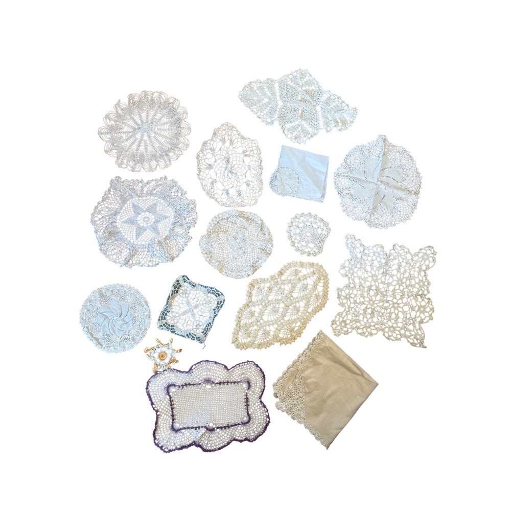 Vintage colorful unique doily table dresser accent pieces lot of 15